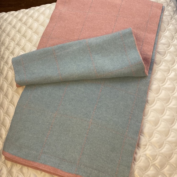 Cashmere & Silk Scarf  woven in Scotland  HP - Recently Reduced from 115.00 - Picture 6 of 10